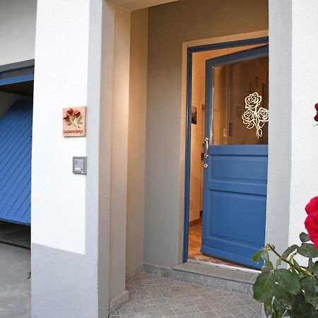 La Rosa Nel Borgo - Suite Con Balcone E Garage La Morra Exterior foto
