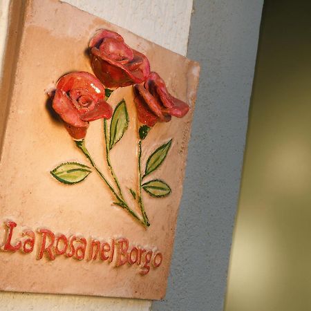 La Rosa Nel Borgo - Suite Con Balcone E Garage La Morra Exterior foto